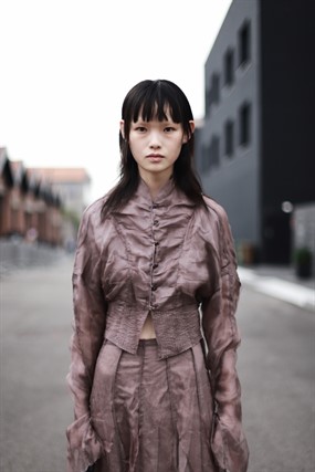 冷酷个性美女写真图片